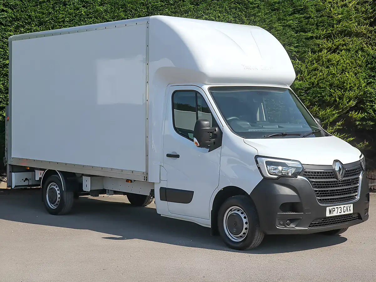 Used 2023 Renault Master LL35 Business Mineral White - Interior and Exterior details 4