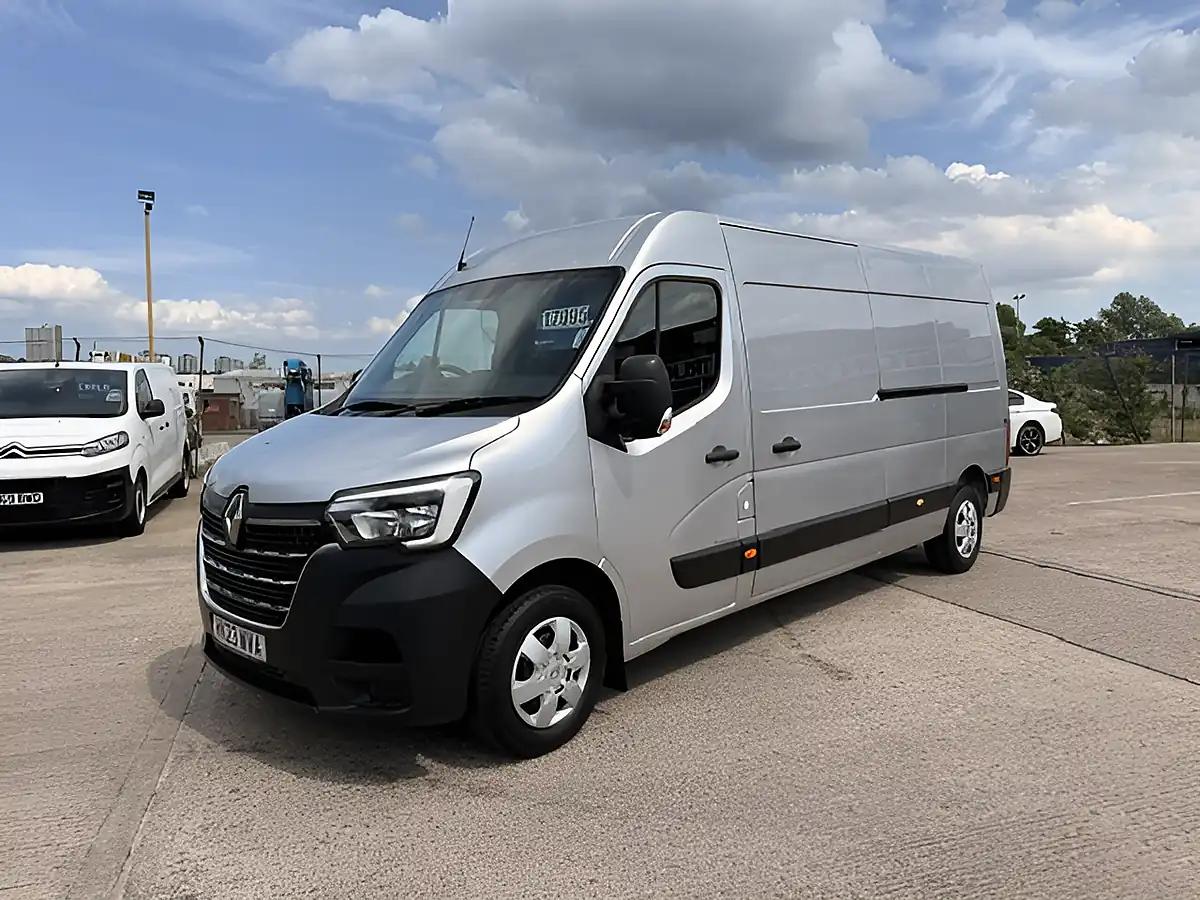 Used 2023 Renault Master LM35 Busines Plus Silver - Interior and Exterior details 10