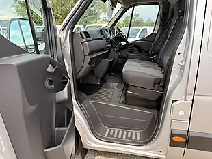Used 2023 Renault Master LM35 Busines Plus Silver - Interior and Exterior details 13