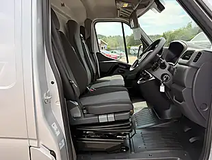 Used 2023 Renault Master LM35 Busines Plus Silver - Interior and Exterior details 15