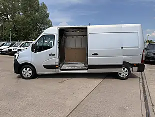 Used 2023 Renault Master LM35 Busines Plus Silver - Interior and Exterior details 8