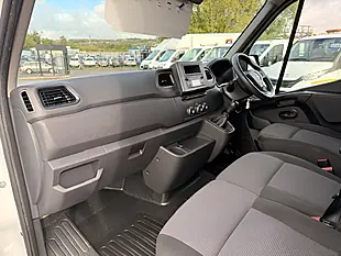 Used 2023 Renault Master LM35 Business Plus White - Interior and Exterior details 14