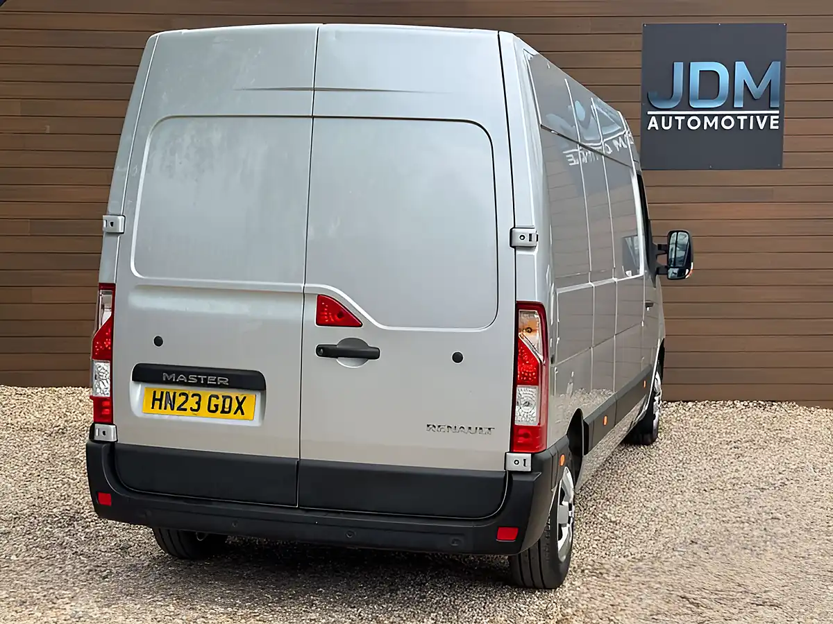 Used 2023 Renault Master LM35 Business+ Star Grey - Interior and Exterior details 3