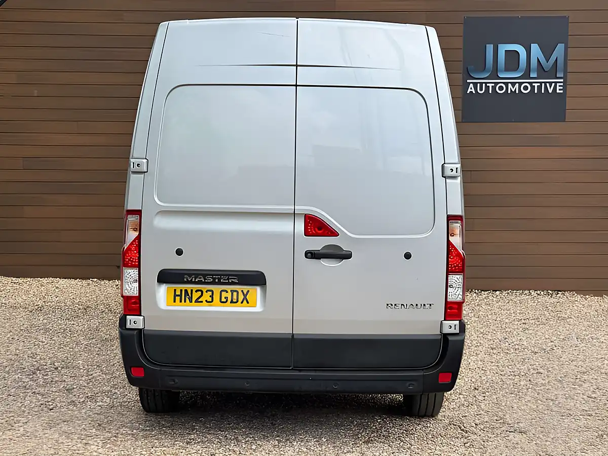 Used 2023 Renault Master LM35 Business+ Star Grey - Interior and Exterior details 4