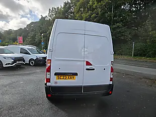 Used 2023 Renault Master LM35 Start Medium Roof Van White - Interior and Exterior details 10
