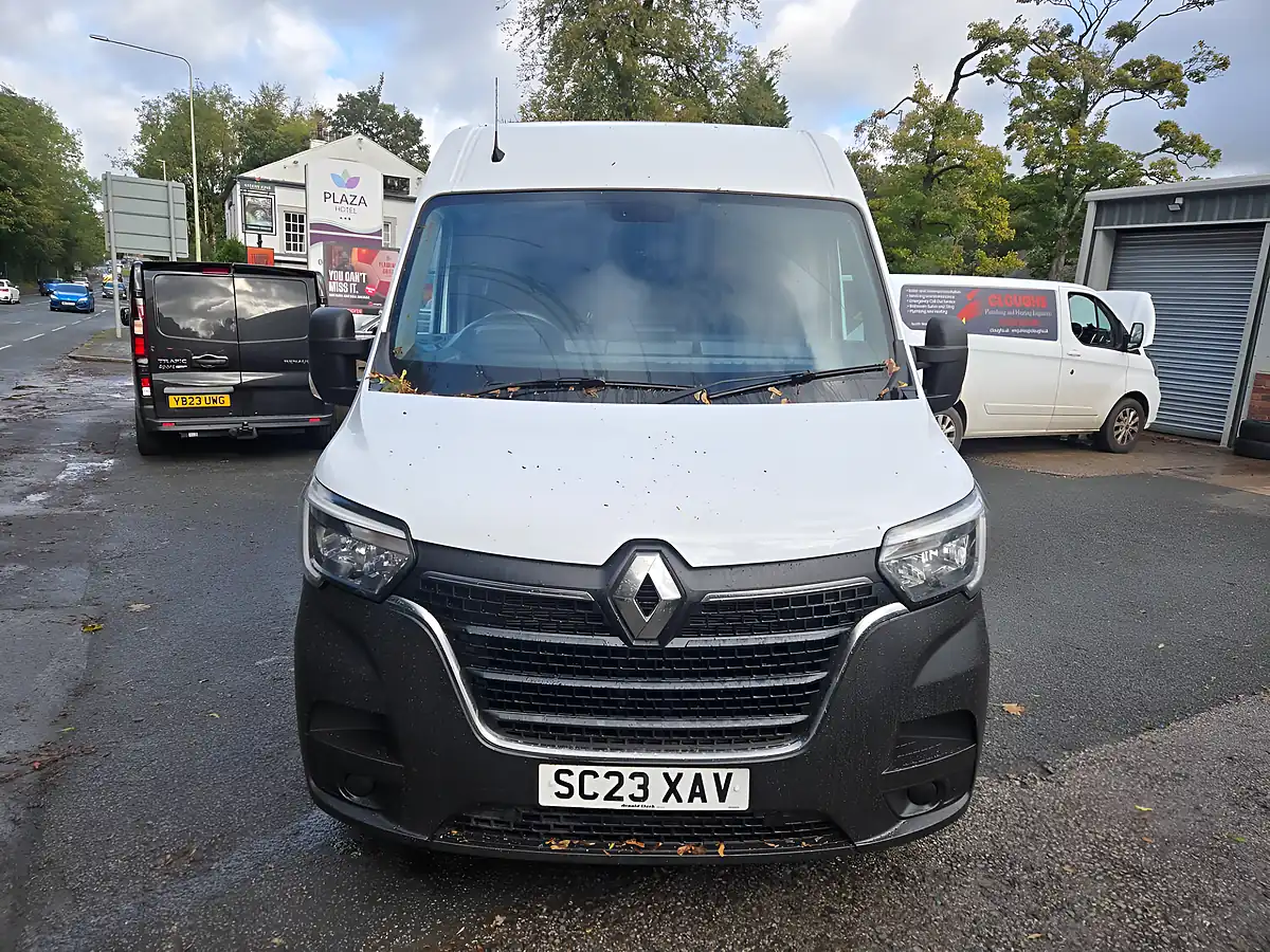 Used 2023 Renault Master LM35 Start Medium Roof Van White - Interior and Exterior details 2