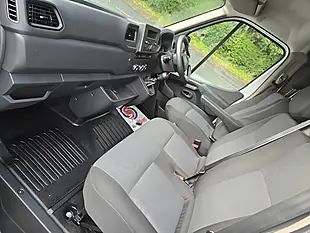 Used 2023 Renault Master LM35 Start Medium Roof Van White - Interior and Exterior details 5