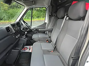 Used 2023 Renault Master LM35 Start Medium Roof Van White - Interior and Exterior details 6