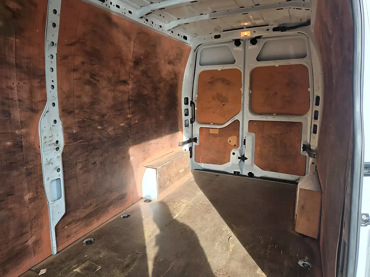 Used 2023 Renault Master LM35 Start Medium Roof Van White - Interior and Exterior details 8