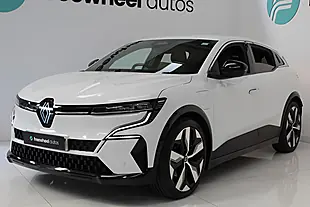Used 2023 Renault Megane E-Tech Techno+ White - Interior and Exterior details 3