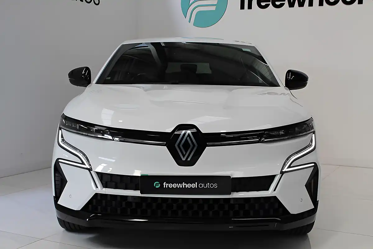 Used 2023 Renault Megane E-Tech Techno+ White - Interior and Exterior details 4
