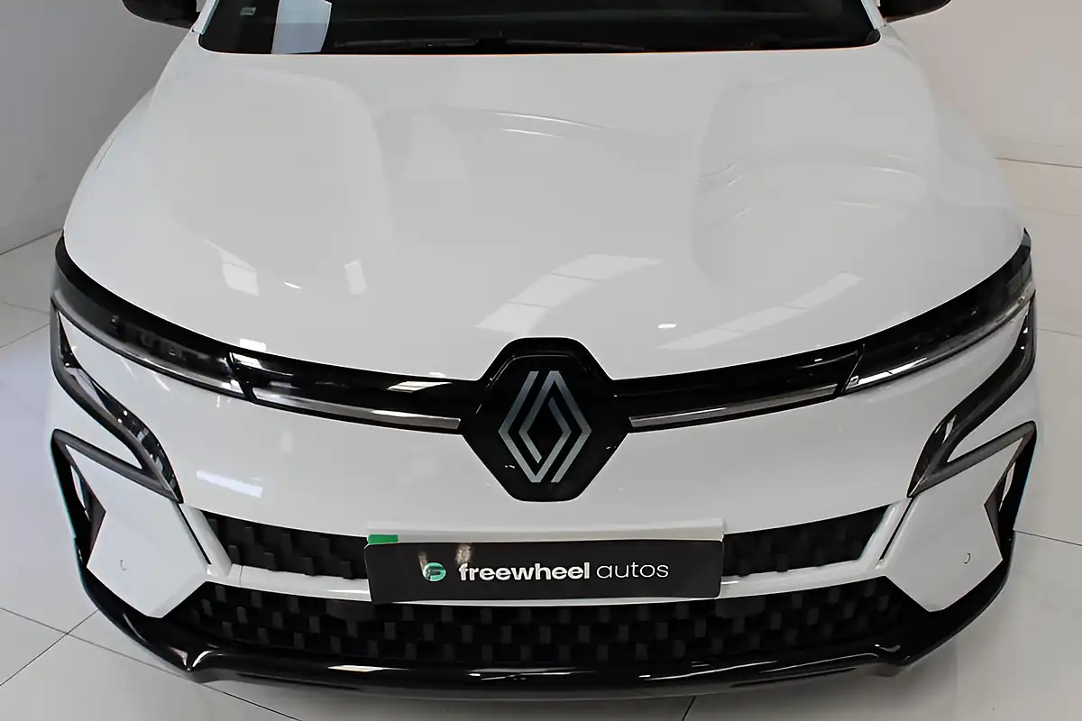 Used 2023 Renault Megane E-Tech Techno+ White - Interior and Exterior details 5