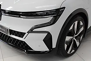 Used 2023 Renault Megane E-Tech Techno+ White - Interior and Exterior details 6