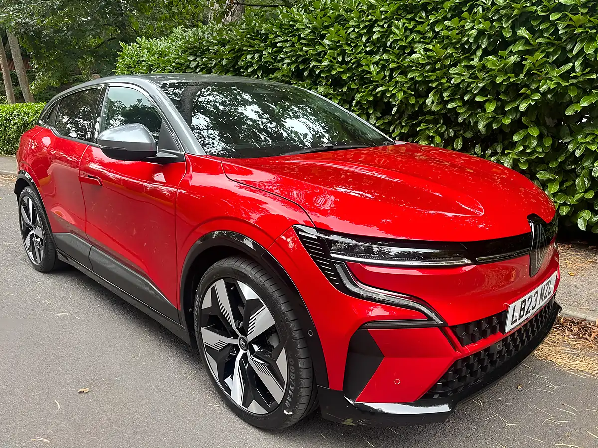 Used 2023 Renault Megane Techno Flame Red - Front View