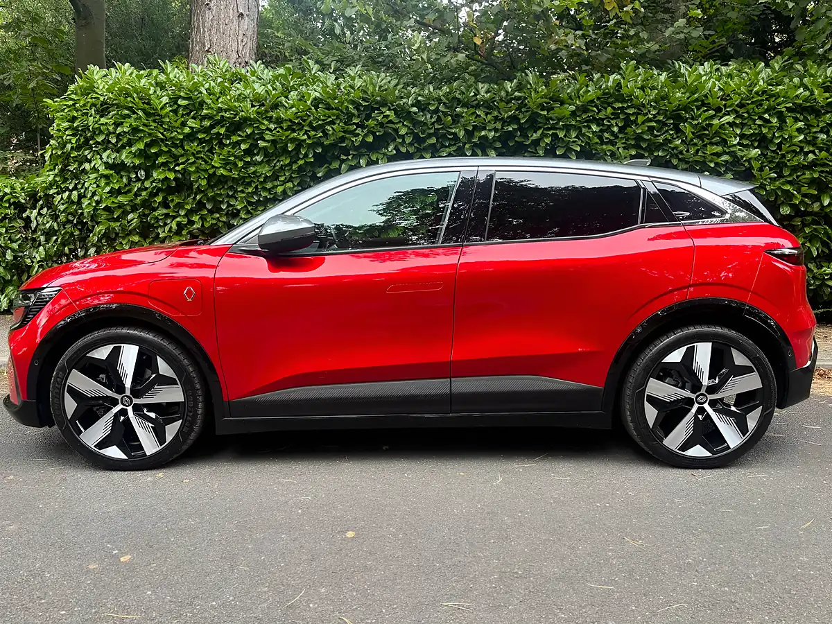 Used 2023 Renault Megane Techno Flame Red - Interior and Exterior details 5