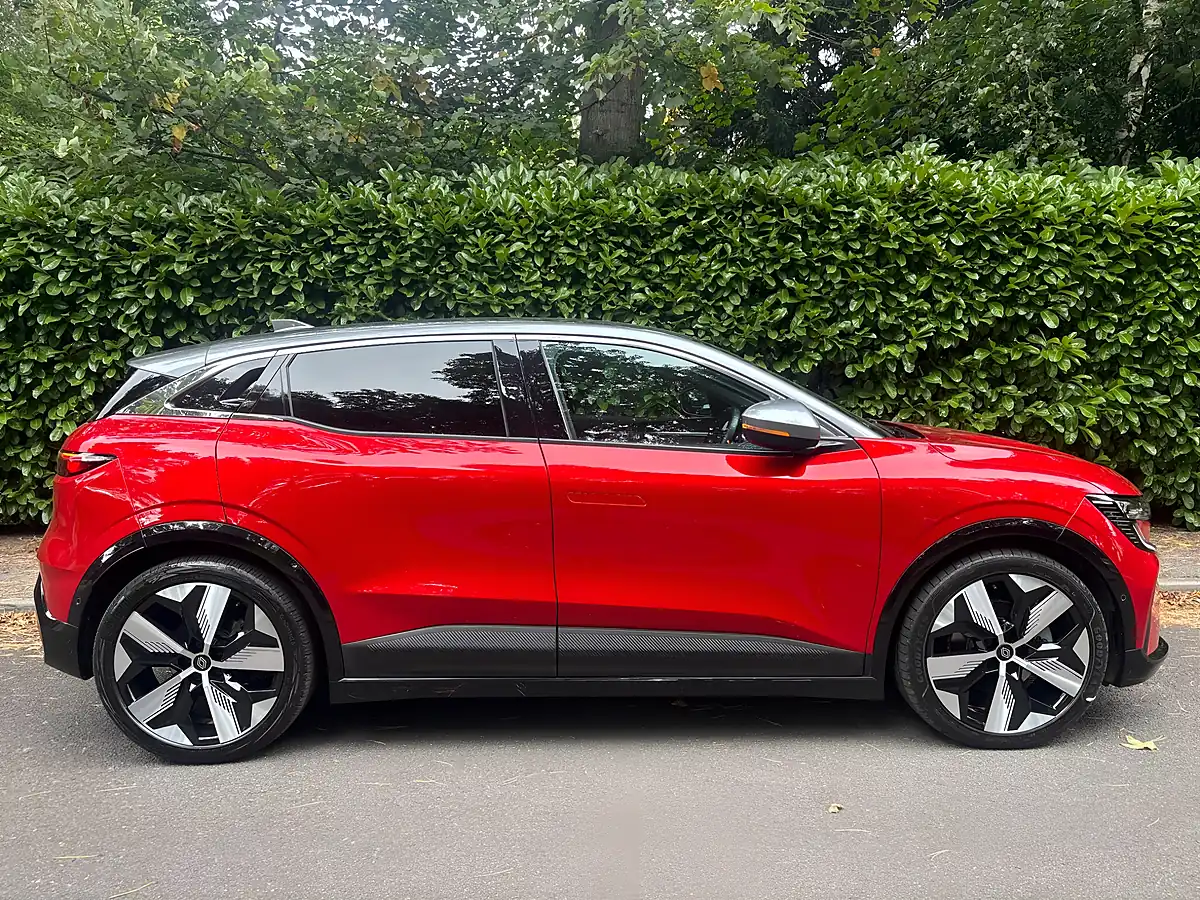 Used 2023 Renault Megane Techno Flame Red - Interior and Exterior details 7