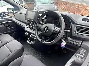 Used 2023 Renault Trafic Advance Black - Interior and Exterior details 10