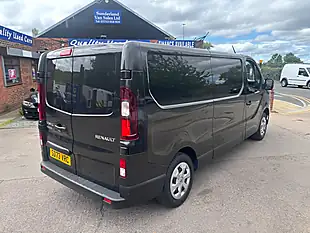 Used 2023 Renault Trafic Advance Black - Interior and Exterior details 11