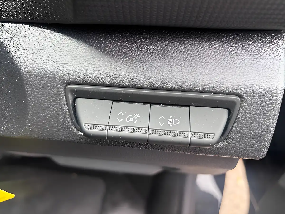 Used 2023 Renault Trafic Advance Black - Interior and Exterior details 19