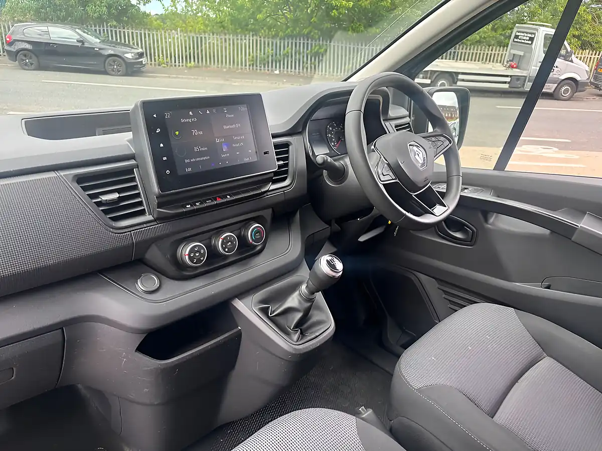 Used 2023 Renault Trafic Advance Black - Interior and Exterior details 20