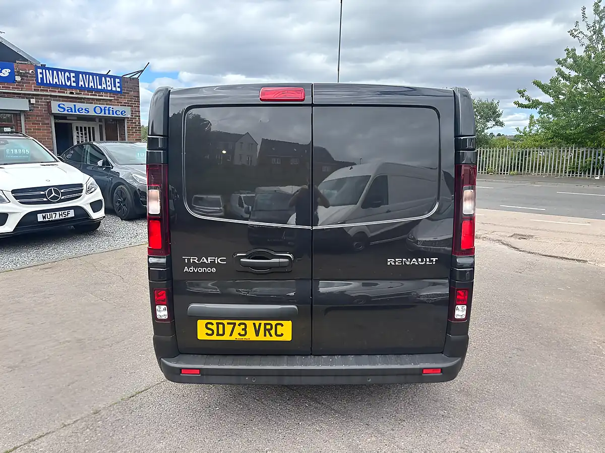 Used 2023 Renault Trafic Advance Black - Interior and Exterior details 6