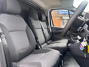Used 2023 Renault Trafic Advance Black - Interior and Exterior details 9