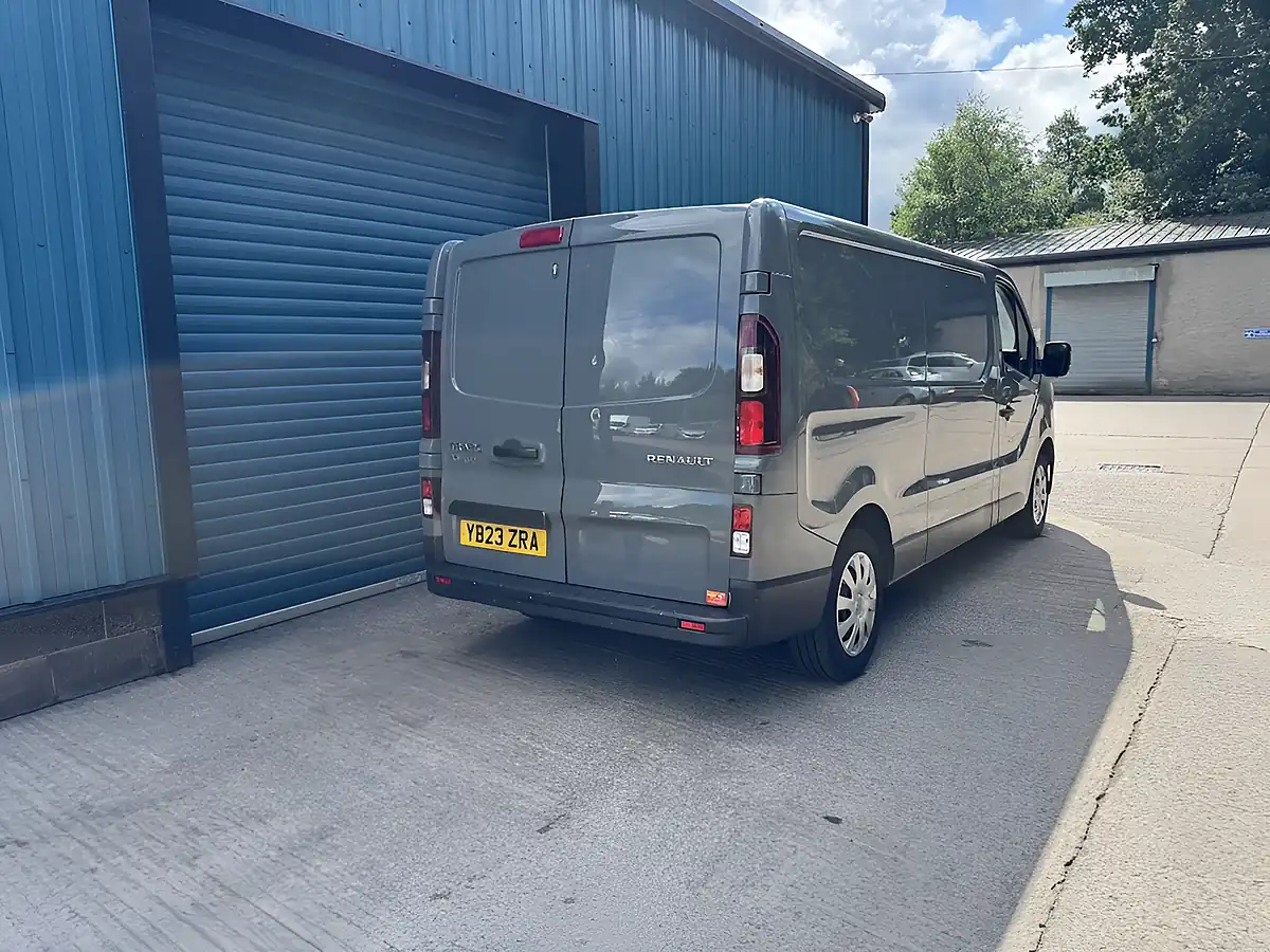 Used 2023 Renault Trafic Advance Grey - Interior and Exterior details 3