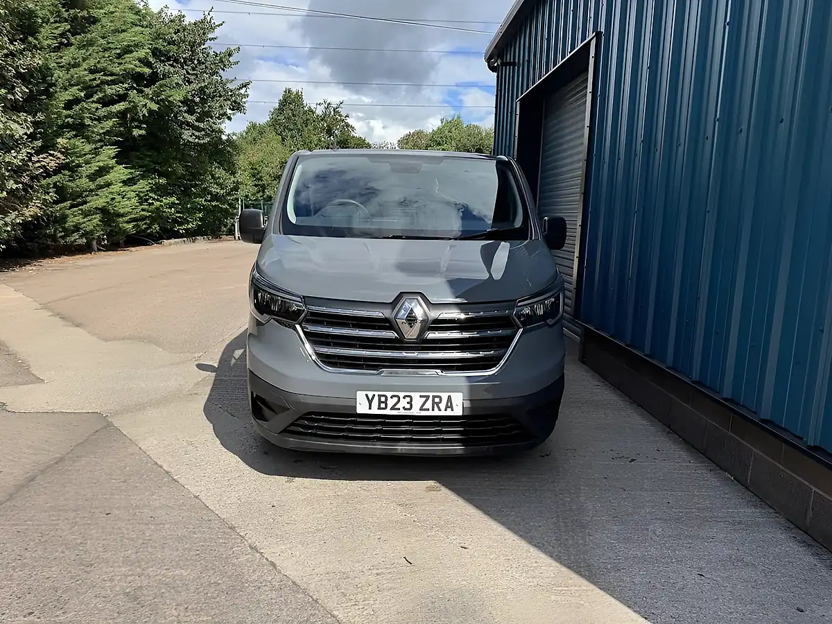 Used 2023 Renault Trafic Advance Grey - Interior and Exterior details 4