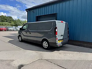 Used 2023 Renault Trafic Advance Grey - Interior and Exterior details 7