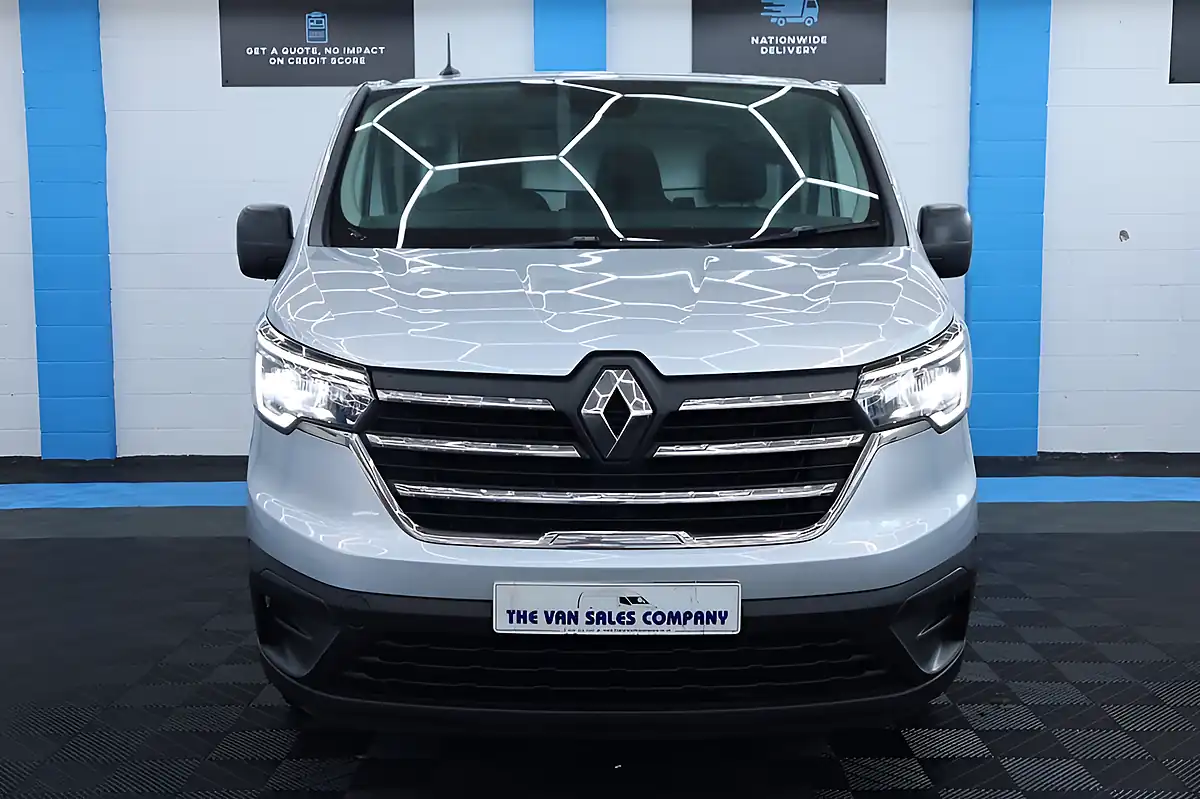 Used 2023 Renault Trafic Advance Grey - Interior and Exterior details 5