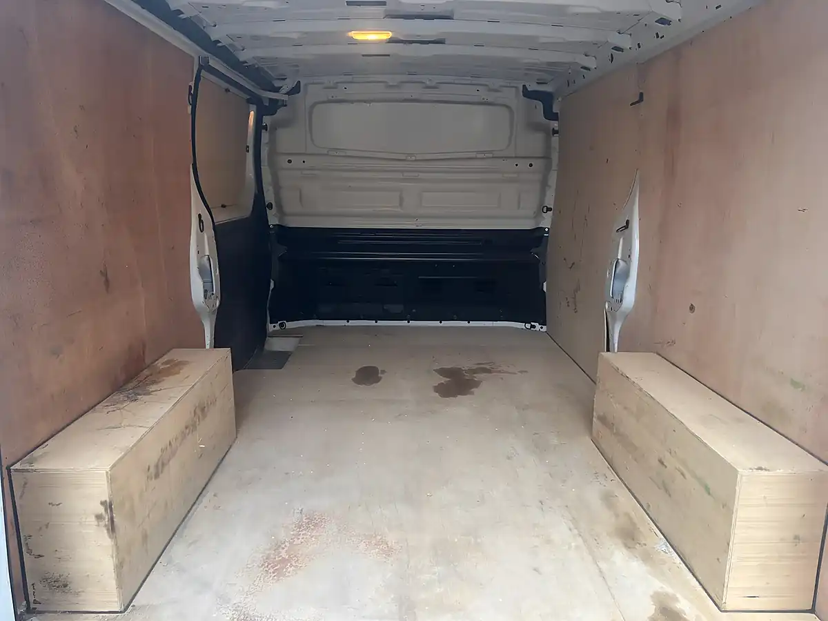 Used 2023 Renault Trafic Advance L2 H1 White - Interior and Exterior details 18