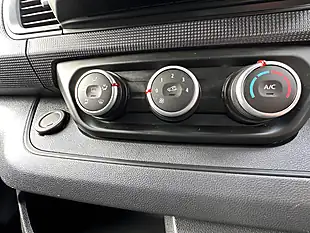Used 2023 Renault Trafic Advance White - Interior and Exterior details 12