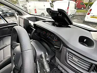 Used 2023 Renault Trafic Advance White - Interior and Exterior details 18