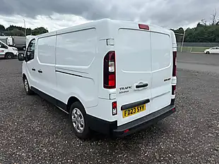 Used 2023 Renault Trafic Advance White - Interior and Exterior details 5