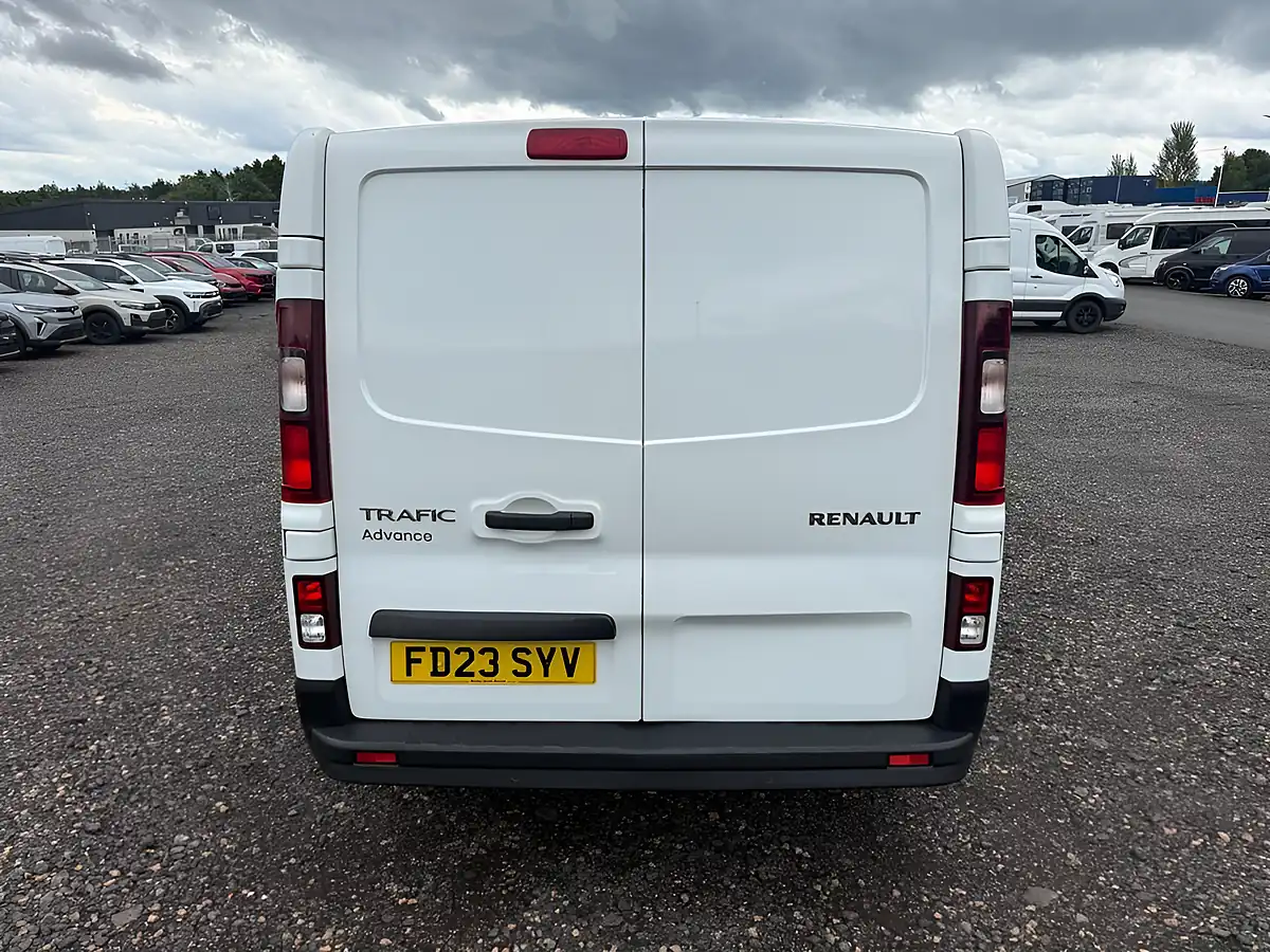 Used 2023 Renault Trafic Advance White - Interior and Exterior details 6