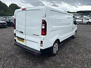 Used 2023 Renault Trafic Advance White - Interior and Exterior details 7
