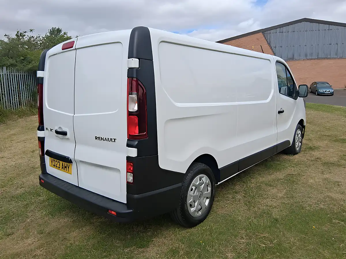 Used 2023 Renault Trafic Blue LL30 Start White - Interior and Exterior details 5