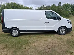 Used 2023 Renault Trafic Blue LL30 Start White - Interior and Exterior details 6