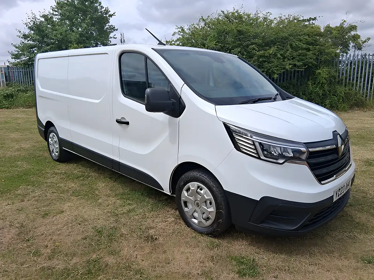 Used 2023 Renault Trafic Blue LL30 Start White - Interior and Exterior details 7