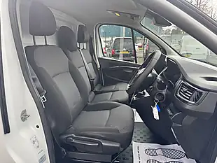 Used 2023 Renault Trafic Business+ Glacier White - Interior and Exterior details 10