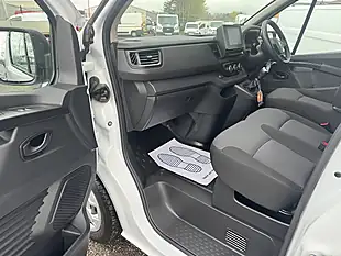 Used 2023 Renault Trafic Business+ Glacier White - Interior and Exterior details 11