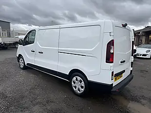 Used 2023 Renault Trafic Business+ Glacier White - Interior and Exterior details 7