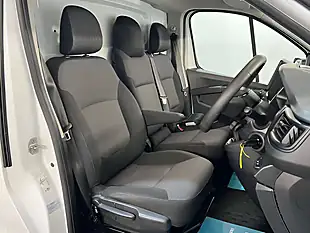 Used 2023 Renault Trafic Business+ Glacier White - Interior and Exterior details 13