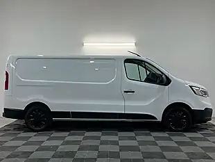 Used 2023 Renault Trafic Business+ Glacier White - Interior and Exterior details 2