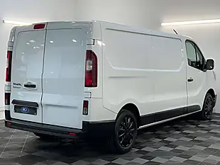 Used 2023 Renault Trafic Business+ Glacier White - Interior and Exterior details 3