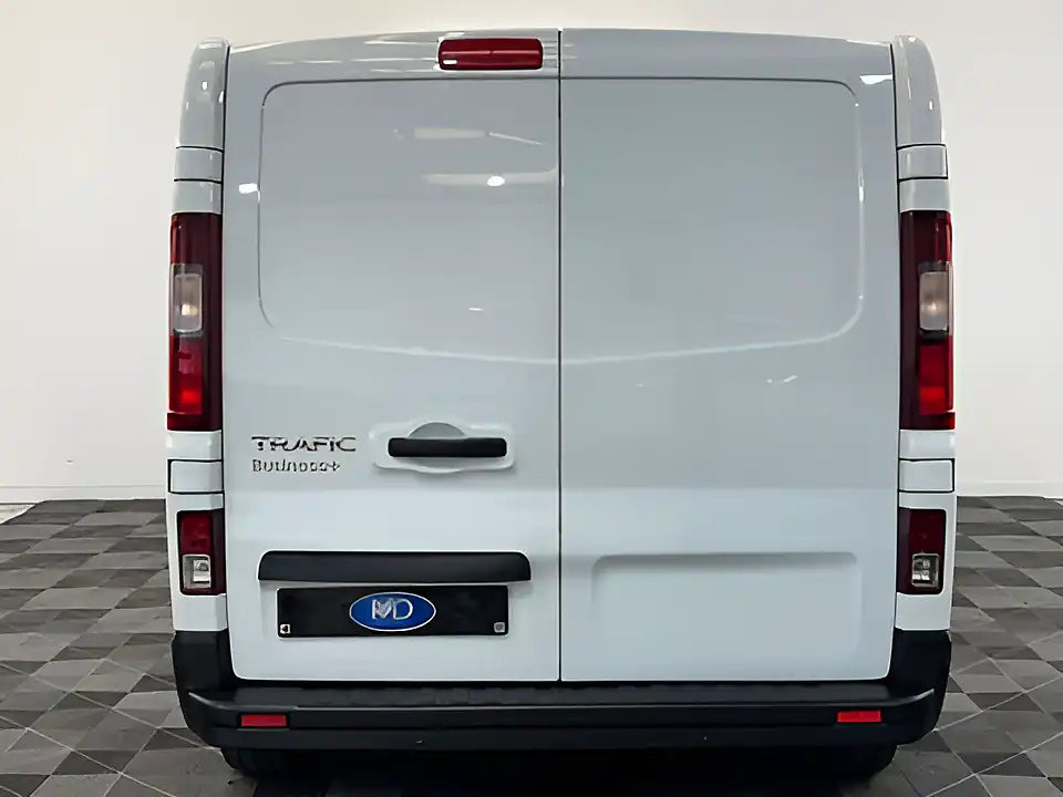 Used 2023 Renault Trafic Business+ Glacier White - Interior and Exterior details 5