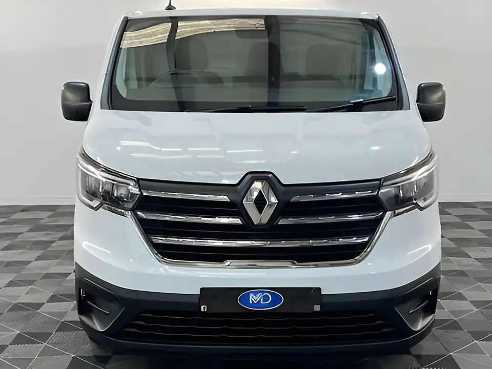 Used 2023 Renault Trafic Business+ Glacier White - Interior and Exterior details 9