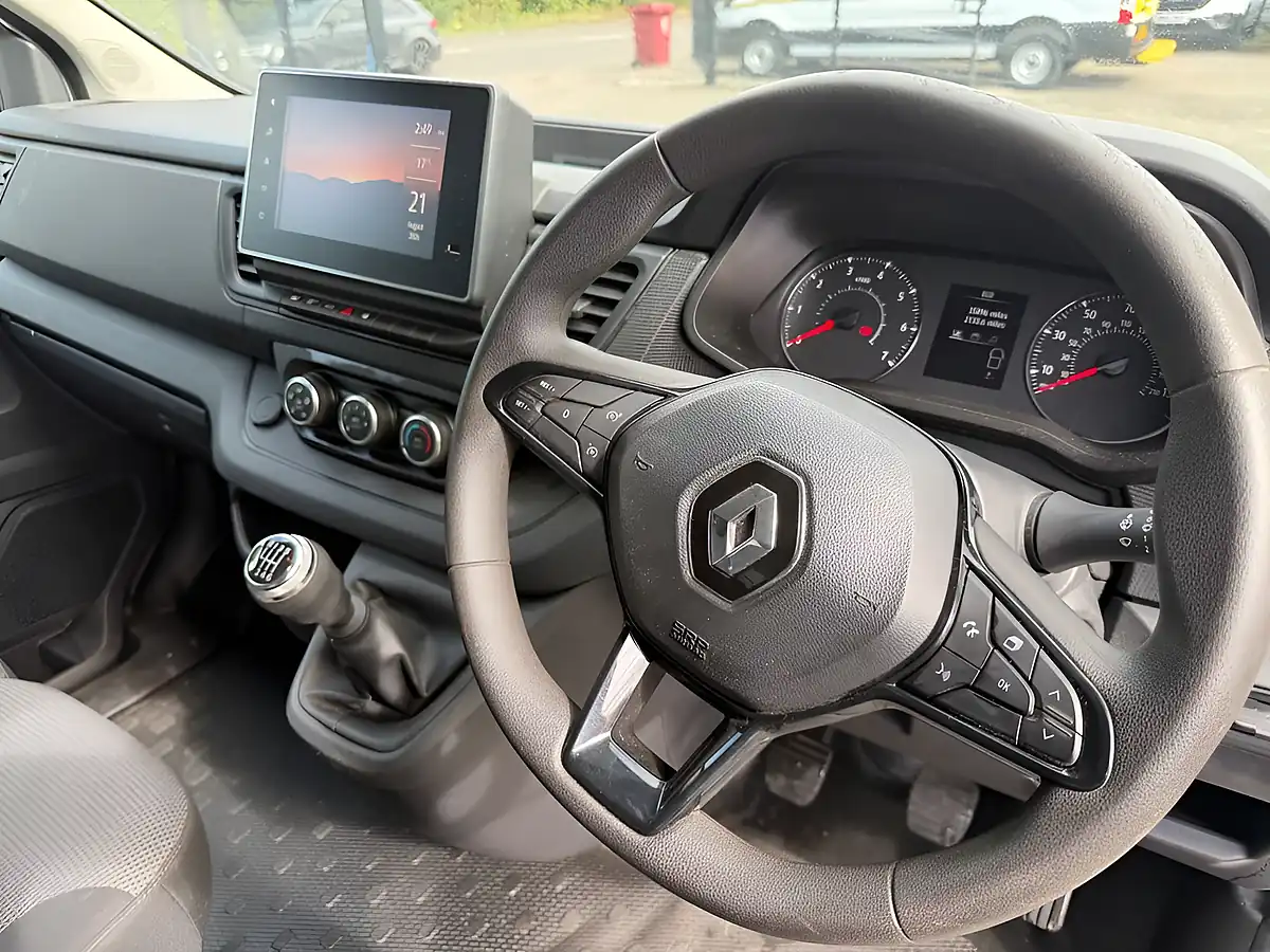 Used 2023 Renault Trafic Business+ Grey - Interior and Exterior details 11