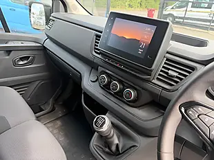 Used 2023 Renault Trafic Business+ Grey - Interior and Exterior details 13