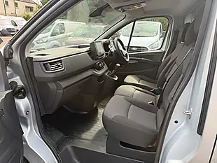 Used 2023 Renault Trafic Business+ Grey - Interior and Exterior details 14